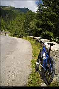 KERUCOV .ro - Fotografie si Webdesign - Traseu MTB Muntii Bucegi: Sinaia - Cota 1400 - Piatra Arsa - Babele - Padina - Bolboci - Dichiu - Sinaia de Andrei Vocurek