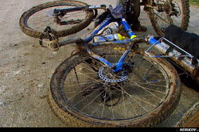 KERUCOV .ro - Fotografie si Jurnale de Calatorie - Traseu MTB Bucuresti - Clinceni - Lacul Mihailesti - Zorile - Darvari - Domnesti de Andrei Vocurek