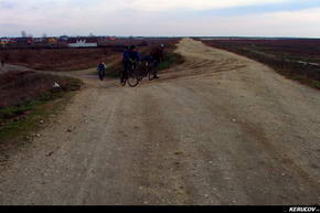 KERUCOV .ro - Fotografie si Jurnale de Calatorie - Traseu MTB Bucuresti - Clinceni - Lacul Mihailesti - Zorile - Darvari - Domnesti de Andrei Vocurek