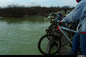 KERUCOV .ro - Fotografie si Jurnale de Calatorie - Traseu MTB Bucuresti - Clinceni - Lacul Mihailesti - Zorile - Darvari - Domnesti de Andrei Vocurek