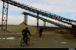 KERUCOV .ro - Fotografie si Jurnale de Calatorie - Traseu MTB Bucuresti - Clinceni - Lacul Mihailesti - Zorile - Darvari - Domnesti de Andrei Vocurek