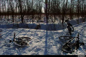 KERUCOV .ro - Fotografie si Jurnale de Calatorie - Traseu MTB Bucuresti - Padurea Cornetu - Lacul Mihailesti - Domnesti de Andrei Vocurek