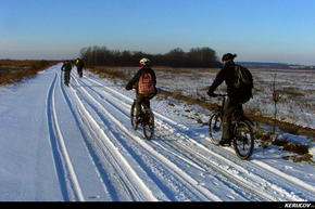 KERUCOV .ro - Fotografie si Jurnale de Calatorie - Traseu MTB Bucuresti - Padurea Cornetu - Lacul Mihailesti - Domnesti de Andrei Vocurek