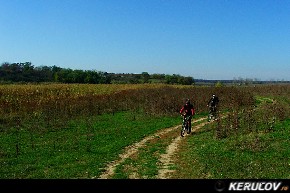 KERUCOV .ro - Fotografie si Jurnale de calatorie - Traseu MTB Caldarusani - Padurea Caldarusani - Manastirea Caldarusani de Andrei Vocurek