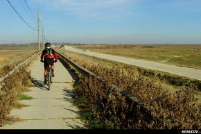 KERUCOV .ro - Fotografie si Jurnale de Calatorie - Traseu MTB Satul Sitaru - Manastirea Balamuci - Lacul Dridu de Andrei Vocurek