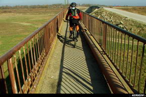 KERUCOV .ro - Fotografie si Jurnale de Calatorie - Traseu MTB Satul Sitaru - Manastirea Balamuci - Lacul Dridu de Andrei Vocurek