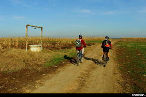 KERUCOV .ro - Fotografie si Jurnale de Calatorie - Traseu MTB Satul Sitaru - Manastirea Balamuci - Lacul Dridu de Andrei Vocurek