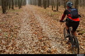KERUCOV .ro - Fotografie si Jurnale de Calatorie - Traseu MTB Tancabesti - Balteni - Manastirea Tiganesti de Andrei Vocurek