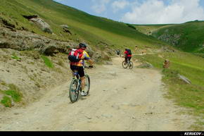 KERUCOV .ro - Fotografie si Jurnale de Calatorie - Traseu MTB Muntii Bucegi: Platoul Bucegi - Babele - Bolboci - Dichiu - Sinaia de Andrei Vocurek