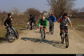 KERUCOV .ro - Fotografie si Jurnale de Calatorie - Traseu MTB Bucuresti - Popesti-Novaci - Cetatea Argedava de Andrei Vocurek