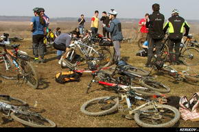 KERUCOV .ro - Fotografie si Jurnale de Calatorie - Traseu MTB Bucuresti - Popesti-Novaci - Cetatea Argedava de Andrei Vocurek