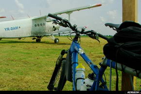 KERUCOV .ro - Fotografie si Jurnale de Calatorie - Traseu MTB Bucuresti - Clinceni la TransilvAero Show 2011 de Andrei Vocurek