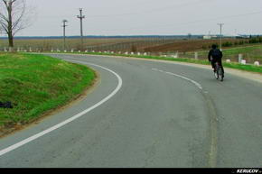 KERUCOV .ro - Fotografie si Jurnale de Calatorie - Traseu MTB Bucuresti - Manastirea Caldarusani - Palatul Ghica de la Caciulati de Andrei Vocurek