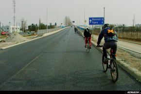 KERUCOV .ro - Fotografie si Jurnale de Calatorie - Traseu MTB Bucuresti - Manastirea Caldarusani - Palatul Ghica de la Caciulati de Andrei Vocurek