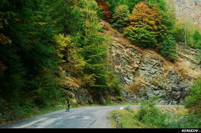 KERUCOV .ro - Fotografie si Jurnale de Calatorie - Traseu MTB Petrila - Lonea - Cabana Groapa Seaca - Manastirea Jiet de Andrei Vocurek
