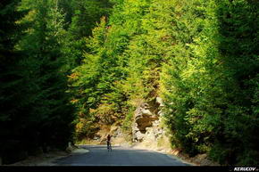 KERUCOV .ro - Fotografie si Jurnale de Calatorie - Traseu MTB Petrila - Lonea - Cabana Groapa Seaca - Manastirea Jiet de Andrei Vocurek