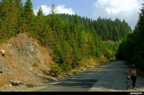 KERUCOV .ro - Fotografie si Jurnale de Calatorie - Traseu MTB Petrila - Lonea - Cabana Groapa Seaca - Manastirea Jiet de Andrei Vocurek