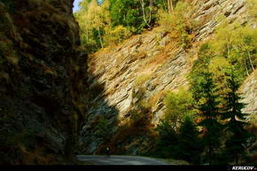 KERUCOV .ro - Fotografie si Jurnale de Calatorie - Traseu MTB Petrila - Lonea - Cabana Groapa Seaca - Manastirea Jiet de Andrei Vocurek