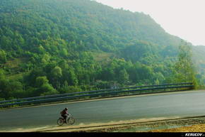 KERUCOV .ro - Fotografie si Jurnale de Calatorie - Traseu MTB Merisor - Dealu Babii - via DJ 666 - Vulcan - Aninoasa de Andrei Vocurek