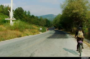 KERUCOV .ro - Fotografie si Jurnale de Calatorie - Traseu MTB Merisor - Dealu Babii - via DJ 666 - Vulcan - Aninoasa de Andrei Vocurek