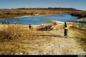 KERUCOV .ro - Fotografie si Jurnale de Calatorie - Traseu MTB Bucuresti - Bragadiru - Lacul Mihailesti de Andrei Vocurek