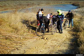 KERUCOV .ro - Fotografie si Jurnale de Calatorie - Traseu MTB Bucuresti - Bragadiru - Lacul Mihailesti de Andrei Vocurek