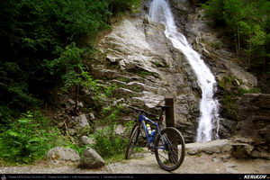 Trasee cu bicicleta MTB XC - Traseu MTB Calimanesti-Caciulata - Cascada Lotrisor - Lunca - Bujoreni - Ramnicu Valcea (Parcul National Cozia / Valea Lotrisor) de Andrei Vocurek