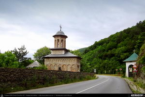 Trasee cu bicicleta MTB XC - Traseu MTB Calimanesti-Caciulata - Cascada Lotrisor - Lunca - Bujoreni - Ramnicu Valcea (Parcul National Cozia / Valea Lotrisor) de Andrei Vocurek