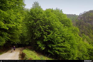 Trasee cu bicicleta MTB XC - Traseu MTB Caciulata - Valea Pausa - Manastirea Stanisoara - Manastirea Turnu - Calimanesti (Parcul National Cozia) de Andrei Vocurek