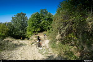 Trasee cu bicicleta MTB XC - Traseu MTB Campina Open MTB 2015: Platoul Muscel - Dealul Voila - Plaiu Campinei - Valea Oprii - Cornu - Platoul Muscel (concurs MTB) de Andrei Vocurek