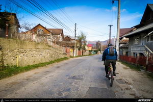 Trasee cu bicicleta MTB XC - Traseu MTB Fieni - Runcu - Raul Alb - Sipot - Vulcana Bai - Sotanga - Targoviste (Schitul Bunea si Padurea Vulcana) de Andrei Vocurek