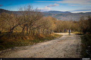 Trasee cu bicicleta MTB XC - Traseu MTB Fieni - Runcu - Raul Alb - Sipot - Vulcana Bai - Sotanga - Targoviste (Schitul Bunea si Padurea Vulcana) de Andrei Vocurek