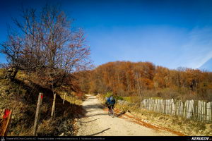 Trasee cu bicicleta MTB XC - Traseu MTB Fieni - Runcu - Raul Alb - Sipot - Vulcana Bai - Sotanga - Targoviste (Schitul Bunea si Padurea Vulcana) de Andrei Vocurek