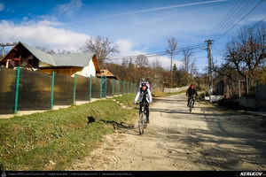 Trasee cu bicicleta MTB XC - Traseu MTB Fieni - Runcu - Raul Alb - Sipot - Vulcana Bai - Sotanga - Targoviste (Schitul Bunea si Padurea Vulcana) de Andrei Vocurek