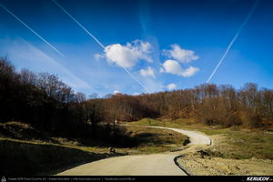Trasee cu bicicleta MTB XC - Traseu MTB Fieni - Runcu - Raul Alb - Sipot - Vulcana Bai - Sotanga - Targoviste (Schitul Bunea si Padurea Vulcana) de Andrei Vocurek