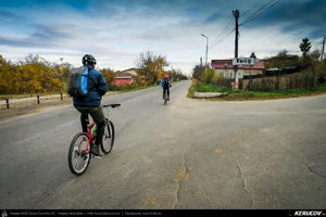 Trasee cu bicicleta MTB XC - Traseu MTB Fieni - Runcu - Raul Alb - Sipot - Vulcana Bai - Sotanga - Targoviste (Schitul Bunea si Padurea Vulcana) de Andrei Vocurek