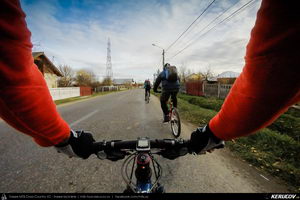 Trasee cu bicicleta MTB XC - Traseu MTB Fieni - Runcu - Raul Alb - Sipot - Vulcana Bai - Sotanga - Targoviste (Schitul Bunea si Padurea Vulcana) de Andrei Vocurek