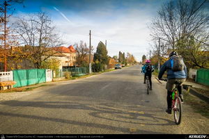 Trasee cu bicicleta MTB XC - Traseu MTB Fieni - Runcu - Raul Alb - Sipot - Vulcana Bai - Sotanga - Targoviste (Schitul Bunea si Padurea Vulcana) de Andrei Vocurek