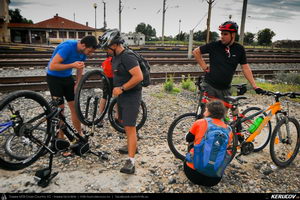 Traseu MTB Floresti - Moreni - I.L. Caragiale - Ratoaia - Dobra - Titu (Micul Trianon - cazemata germana - Zimbraria Neagra Bucsani) - KERUCOV .ro © 2007 - 2025 || #traseecubicicleta #mtb #ssp