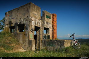 Trasee cu bicicleta MTB XC - Traseu MTB Floresti - Moreni - I.L. Caragiale - Ratoaia - Dobra - Titu (Micul Trianon - cazemata germana - Zimbraria Neagra Bucsani) de Andrei Vocurek