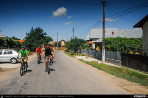 Trasee cu bicicleta MTB XC - Traseu MTB Floresti - Moreni - I.L. Caragiale - Ratoaia - Dobra - Titu (Micul Trianon - cazemata germana - Zimbraria Neagra Bucsani) de Andrei Vocurek