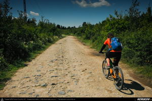 Trasee cu bicicleta MTB XC - Traseu MTB Floresti - Moreni - I.L. Caragiale - Ratoaia - Dobra - Titu (Micul Trianon - cazemata germana - Zimbraria Neagra Bucsani) de Andrei Vocurek