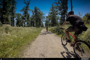 Trasee cu bicicleta MTB XC - Traseu MTB Floresti - Moreni - I.L. Caragiale - Ratoaia - Dobra - Titu (Micul Trianon - cazemata germana - Zimbraria Neagra Bucsani) de Andrei Vocurek