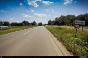 Trasee cu bicicleta MTB XC - Traseu MTB Floresti - Moreni - I.L. Caragiale - Ratoaia - Dobra - Titu (Micul Trianon - cazemata germana - Zimbraria Neagra Bucsani) de Andrei Vocurek