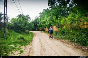 Trasee cu bicicleta MTB XC - Traseu MTB Gaesti - Slobozia - Glavacioc - Negrasi - Mozacu - Rascaeti - Gaesti (Manastirea Glavacioc si Poiana cu narcise Negrasi) de Andrei Vocurek