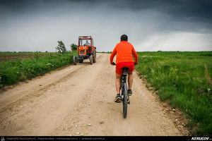 Trasee cu bicicleta MTB XC - Traseu MTB Gaesti - Slobozia - Glavacioc - Negrasi - Mozacu - Rascaeti - Gaesti (Manastirea Glavacioc si Poiana cu narcise Negrasi) de Andrei Vocurek