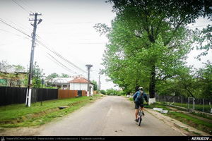 Trasee cu bicicleta MTB XC - Traseu MTB Gaesti - Slobozia - Glavacioc - Negrasi - Mozacu - Rascaeti - Gaesti (Manastirea Glavacioc si Poiana cu narcise Negrasi) de Andrei Vocurek