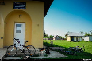 Trasee cu bicicleta MTB XC - Traseu MTB Gaesti - Slobozia - Glavacioc - Negrasi - Mozacu - Rascaeti - Gaesti (Manastirea Glavacioc si Poiana cu narcise Negrasi) de Andrei Vocurek