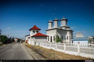 Trasee cu bicicleta MTB XC - Traseu MTB Gaesti - Slobozia - Glavacioc - Negrasi - Mozacu - Rascaeti - Gaesti (Manastirea Glavacioc si Poiana cu narcise Negrasi) de Andrei Vocurek