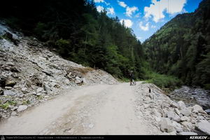 Trasee cu bicicleta MTB XC - Traseu MTB Muntii Latoritei: Gara Lotru - Brezoi - Valea lui Stan - Malaia - Ciungetu - Petrimanu (Lacul Bradisor - Lacul Malaia - Valea Latoritei - Lacul Petrimanu - Lacul Galbenu) de Andrei Vocurek